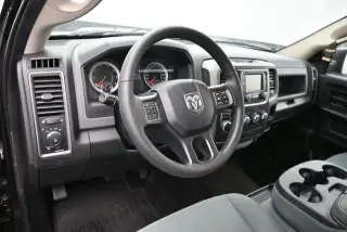 Ram 1500 2017 4x2 Express 4dr Crew Cab 5.5 ft. SB Pickup