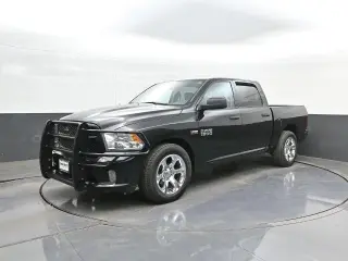 Ram 1500 2017 4x2 Express 4dr Crew Cab 5.5 ft. SB Pickup