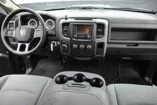 Ram 1500 2017 4x2 Express 4dr Crew Cab 5.5 ft. SB Pickup