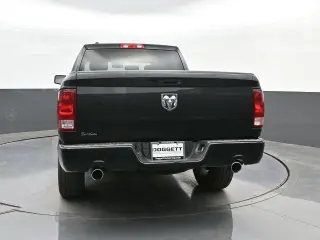 Ram 1500 2017 4x2 Express 4dr Crew Cab 5.5 ft. SB Pickup