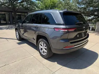 Jeep Grand Cherokee 2022 4x2 Limited 4dr SUV (midyear release)
