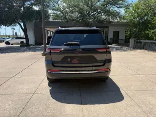 Jeep Grand Cherokee 2022 4x2 Limited 4dr SUV (midyear release)