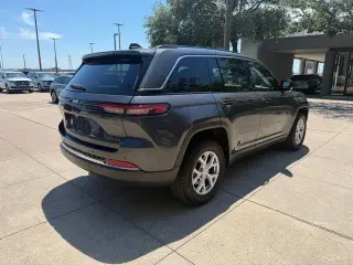 Jeep Grand Cherokee 2022 4x2 Limited 4dr SUV (midyear release)