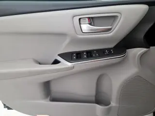 Toyota Camry 2017 SE 4dr Sedan