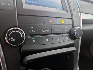 Toyota Camry 2017 SE 4dr Sedan