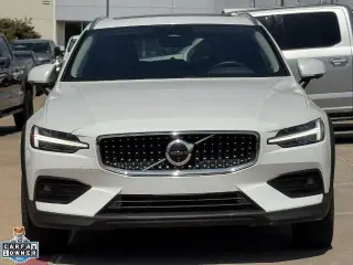 Volvo V60 Cross Country 2025 AWD B5 Plus 4dr Wagon