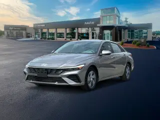Hyundai ELANTRA 2024 SE 4 puertas Sedán