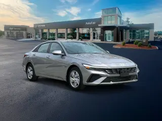 Hyundai ELANTRA 2024 SE 4 puertas Sedán