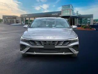 Hyundai ELANTRA 2024 SE 4 puertas Sedán