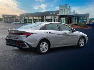 Hyundai ELANTRA 2024 SE 4 puertas Sedán