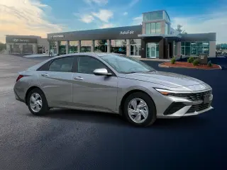 Hyundai ELANTRA 2024 SE 4 puertas Sedán