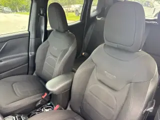 Jeep Renegade 2017 Latitude 4dr SUV