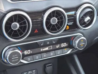 Nissan Sentra 2023 SV 4dr Sedán