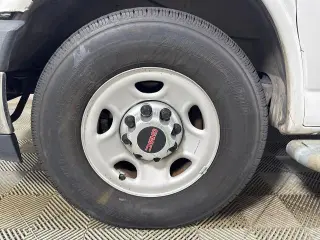 Furgón de carga GMC Savana 2017 2500 3 puertas