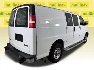 Furgón de carga GMC Savana 2017 2500 3 puertas