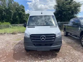 Mercedes-Benz Sprinter 2025 2500 3dr 144 in. WB Furgón de Pasajeros (2.0L I4)
