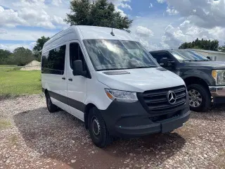 Mercedes-Benz Sprinter 2025 2500 3dr 144 in. WB Furgón de Pasajeros (2.0L I4)