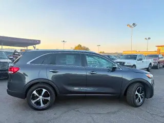 Kia Sorento 2018 EX V6 4 cửa SUV