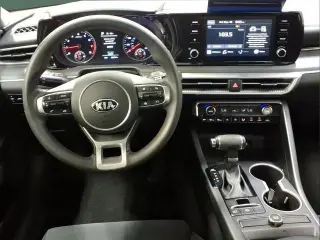 Kia K5 2021 LXS 4dr Sedán