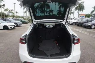 Tesla Model Y 2025 Rango Largo 4 puertas Crossover