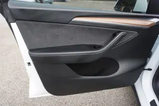 Tesla Model Y 2025 Rango Largo 4 puertas Crossover