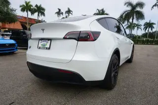 Tesla Model Y 2025 Rango Largo 4 puertas Crossover