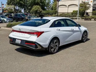 Hyundai ELANTRA 2025 SEL Convenience Sedán 4 puertas
