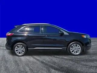Ford Edge 2022 AWD Titanium 4dr Crossover