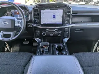 Ford F-150 2023 4x4 XLT 4 puertas SuperCrew 5.5 pies. SB