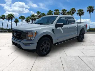Ford F-150 2023 4x4 XLT 4 puertas SuperCrew 5.5 pies. SB