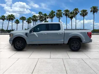 Ford F-150 2023 4x4 XLT 4 puertas SuperCrew 5.5 pies. SB