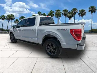 Ford F-150 2023 4x4 XLT 4 puertas SuperCrew 5.5 pies. SB