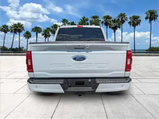 Ford F-150 2023 4x4 XLT 4 puertas SuperCrew 5.5 pies. SB
