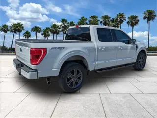 Ford F-150 2023 4x4 XLT 4 puertas SuperCrew 5.5 pies. SB