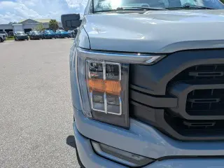 Ford F-150 2023 4x4 XLT 4 puertas SuperCrew 5.5 pies. SB