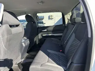 Toyota Tundra 2019 4x4 SR5 4puertas CrewMax Cab Pickup SB (5.7L V8)