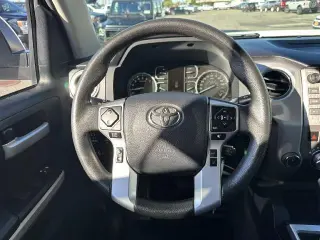 Toyota Tundra 2019 4x4 SR5 4puertas CrewMax Cab Pickup SB (5.7L V8)