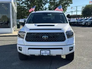 Toyota Tundra 2019 4x4 SR5 4puertas CrewMax Cab Pickup SB (5.7L V8)