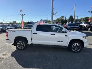 Toyota Tundra 2019 4x4 SR5 4puertas CrewMax Cab Pickup SB (5.7L V8)