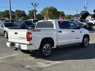 Toyota Tundra 2019 4x4 SR5 4puertas CrewMax Cab Pickup SB (5.7L V8)
