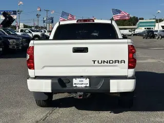Toyota Tundra 2019 4x4 SR5 4puertas CrewMax Cab Pickup SB (5.7L V8)