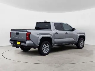 Toyota Tacoma 2024 4x4 SR5 4dr Double Cab 5.0 ft SB