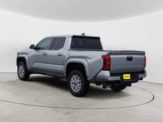 Toyota Tacoma 2024 4x4 SR5 4dr Double Cab 5.0 ft SB