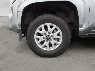 Toyota Tacoma 2024 4x4 SR5 4dr Double Cab 5.0 ft SB