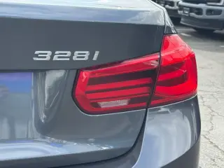 BMW Serie 3 2016 328i 4dr Sedán SULEV