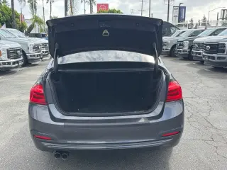 BMW Serie 3 2016 328i 4dr Sedán SULEV