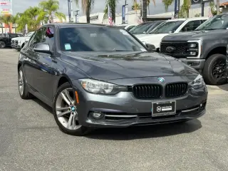 BMW Serie 3 2016 328i 4dr Sedán SULEV