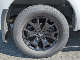 Nissan Frontier 2021 4x4 SV 4dr Crew Cab 5 ft. SB