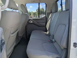 Nissan Frontier 2021 4x4 SV 4dr Crew Cab 5 ft. SB