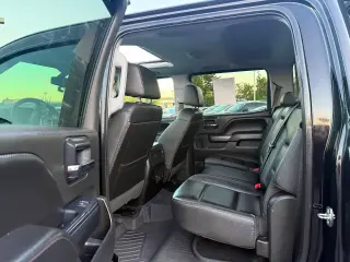 GMC Sierra 1500 2018 4x4 SLT 4p. Cabina de Tripulación 5.8 ft. CB